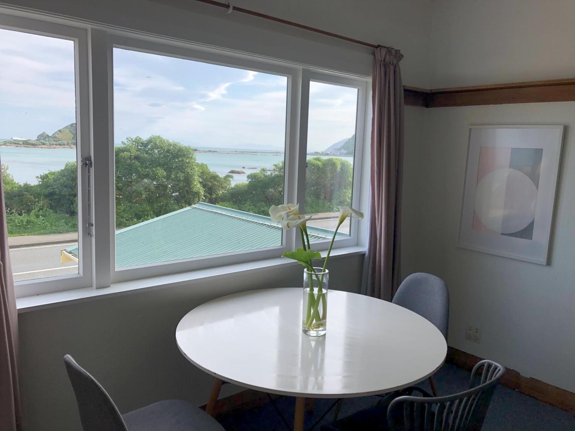 웰링턴 Seafront Haven In Island Bay With Deck, Outdoor Bath, And Parking 아파트 외부 사진