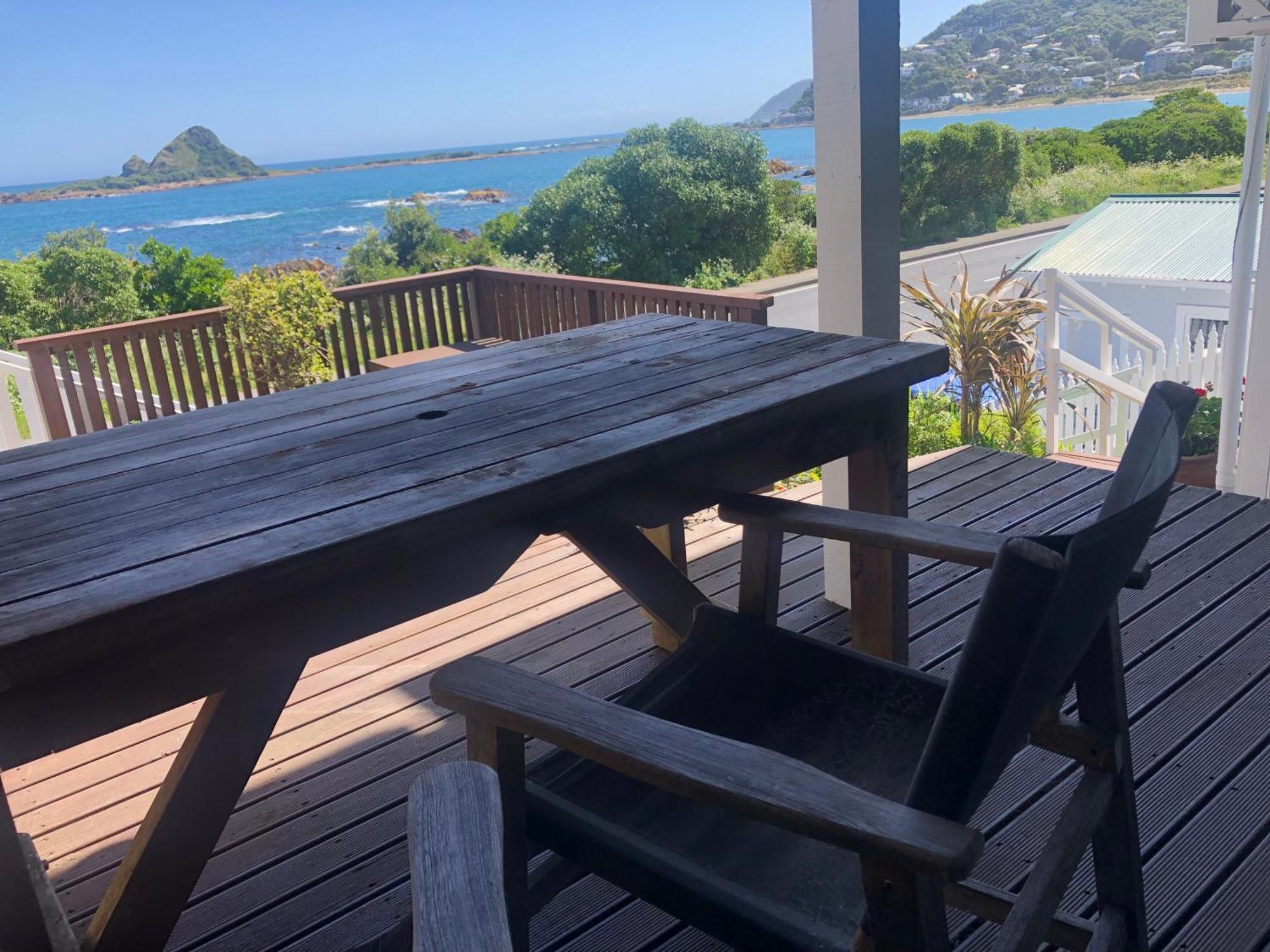 웰링턴 Seafront Haven In Island Bay With Deck, Outdoor Bath, And Parking 아파트 외부 사진